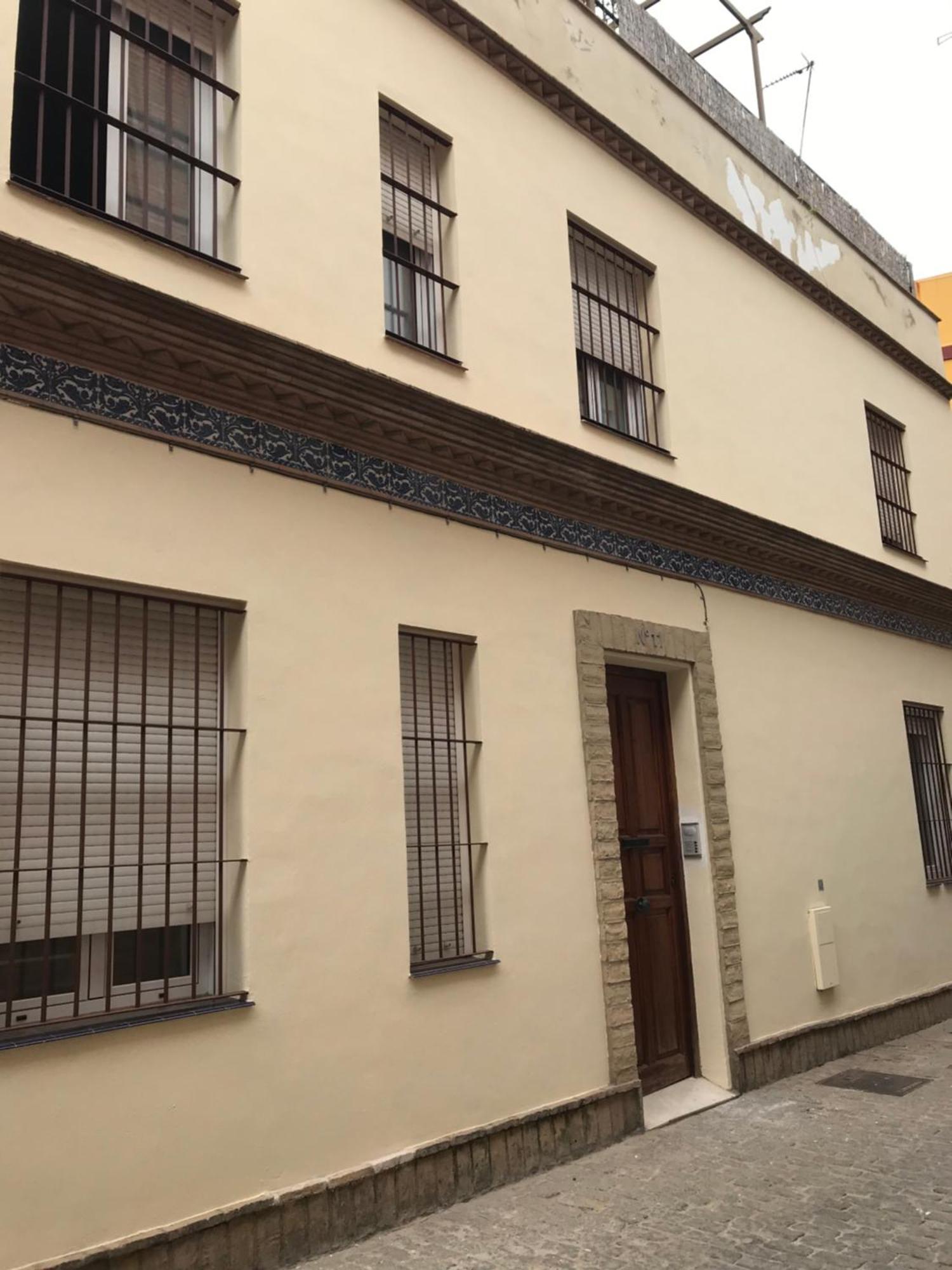 Lira Home, Centro * Séville